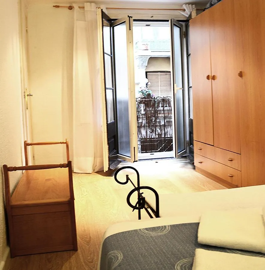 Economic Rambla Suites Barcelona Apartment