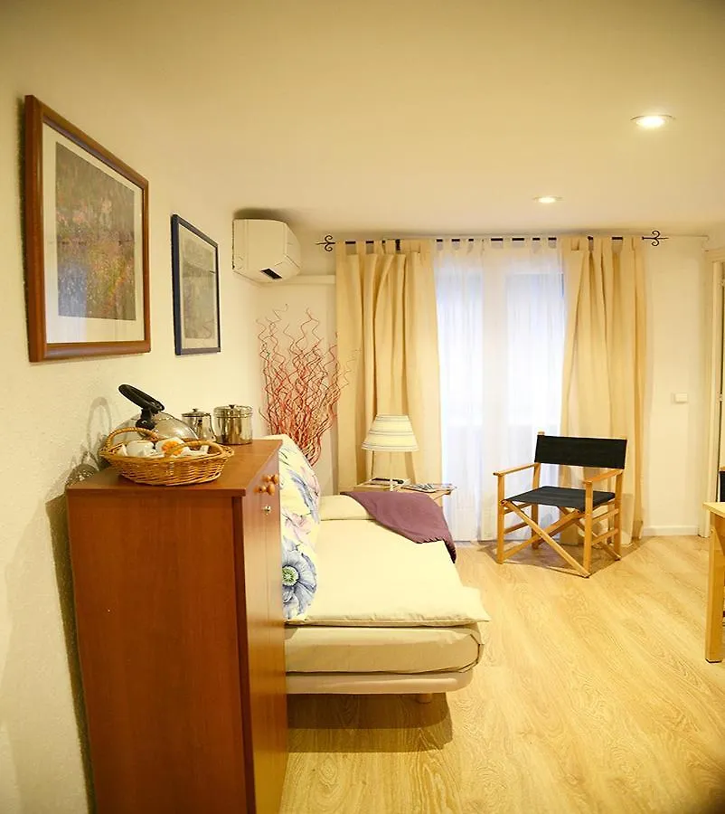 Economic Rambla Suites Barcelona Spain